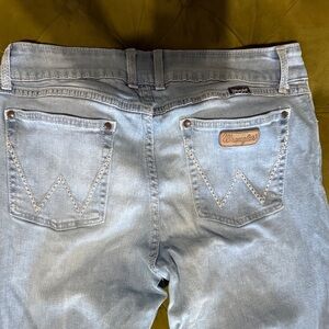 Women Wrangler Bootcut Jean 13x34
Light Blue